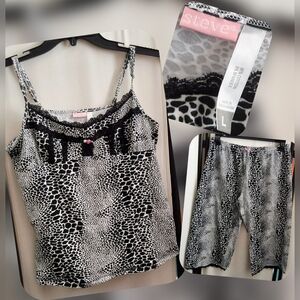 Women's Black and White Leopard Print Lounge Set Size Lg